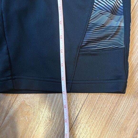 Under armour boys black and gray athletic shorts size medium youth - Picture 8 of 10